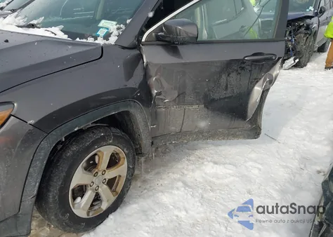 2018 Jeep Compass Latitude 4X4 z USA, uszkodzony, nr VIN 3C4NJDBB8JT362011